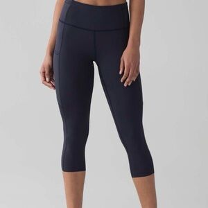 Lululemon sz 6 Fast & Free Crop II *Nulux 19" Midnight Navy tights
